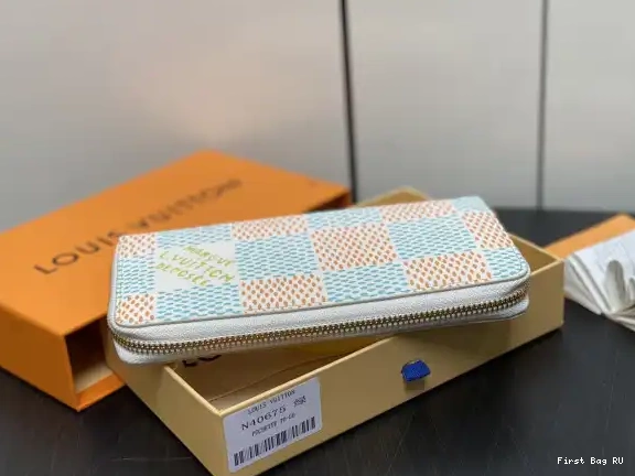 First bag cm LOUIS WALLET-10*20*2 ZIPPY VUITTON 0510